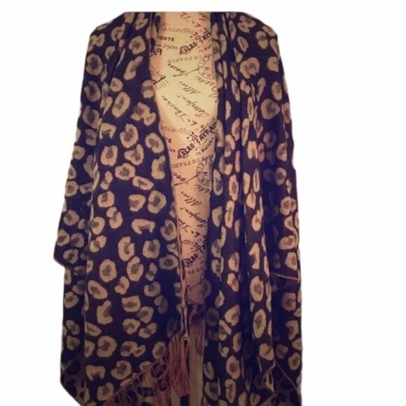 Ricca leopard print Fringed one size NWT shrug - Picture 4 of 5